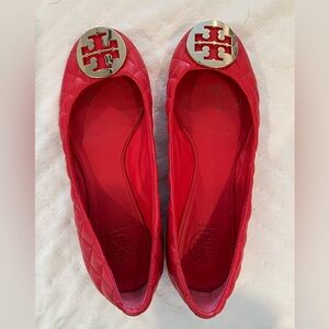 Tory Burch Women’s quilted leather flats coral color